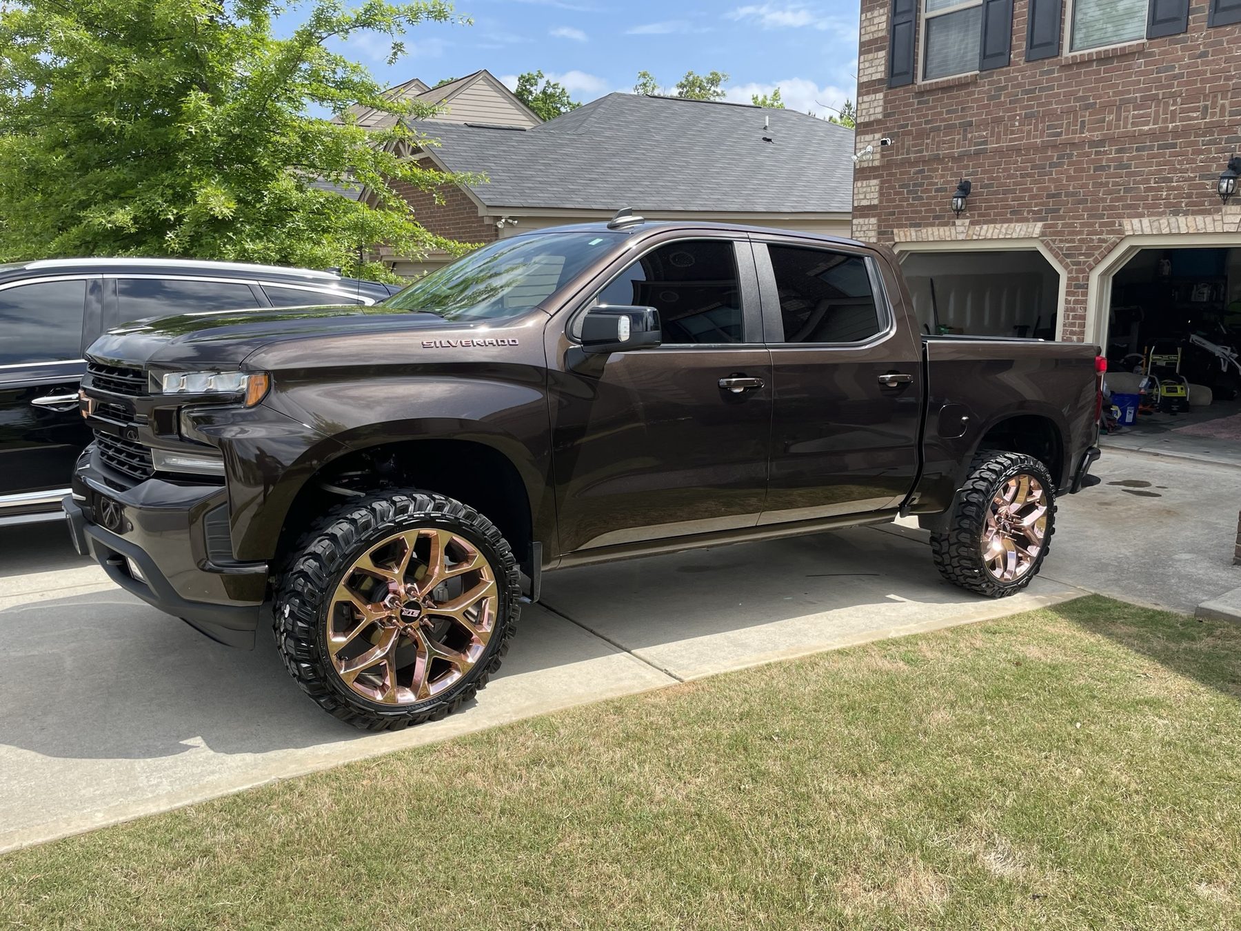 Rosey Silverado finished detail